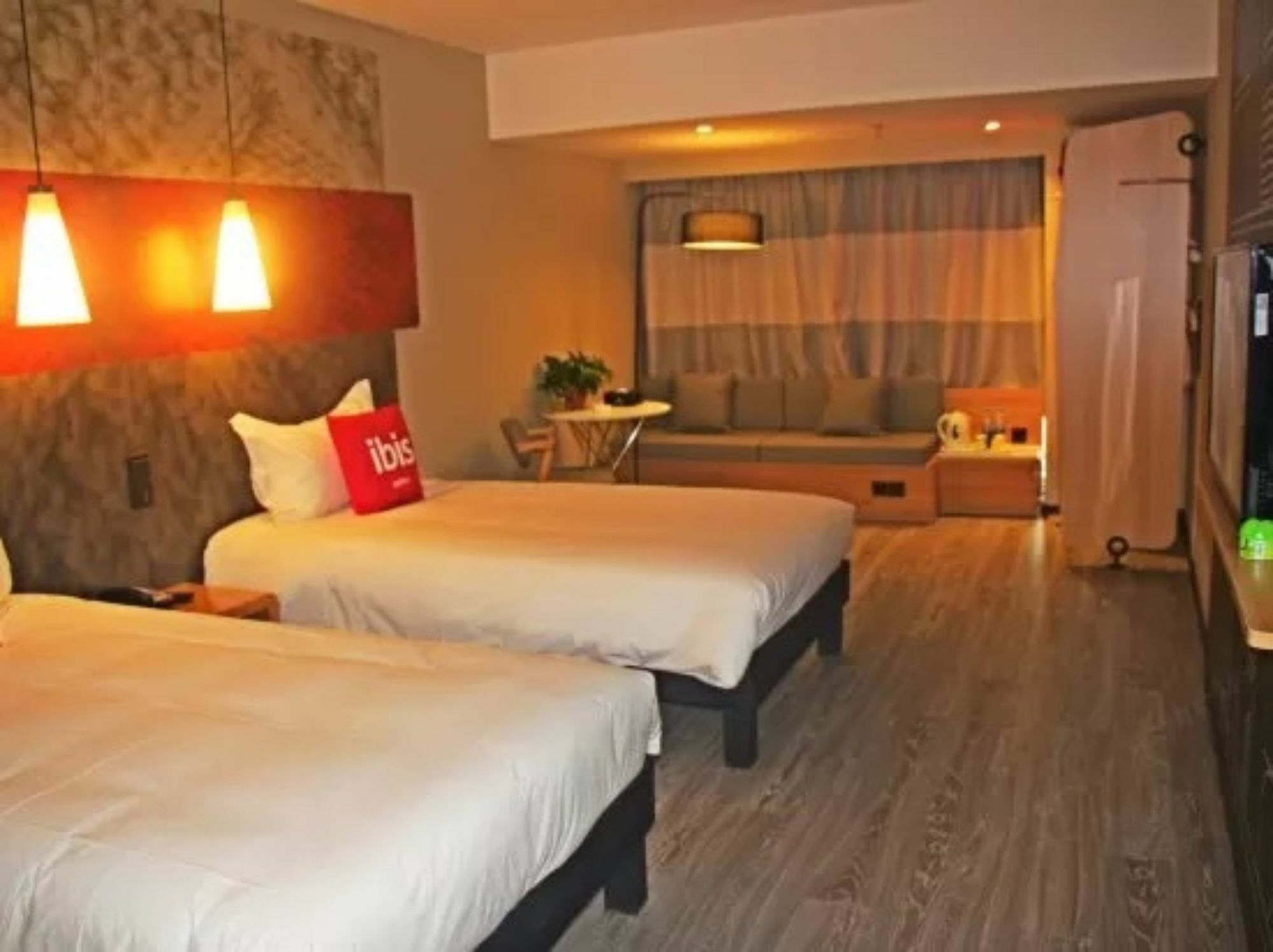 Ibis Dujiangyan Hotel Chengdu Exterior photo
